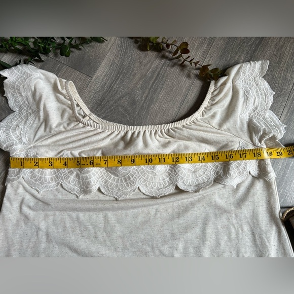 Daniel Rainn Kandra Linen Blend Scalloped Ruffled Cream Off-Shoulder Top. Size S - Picture 5 of 8